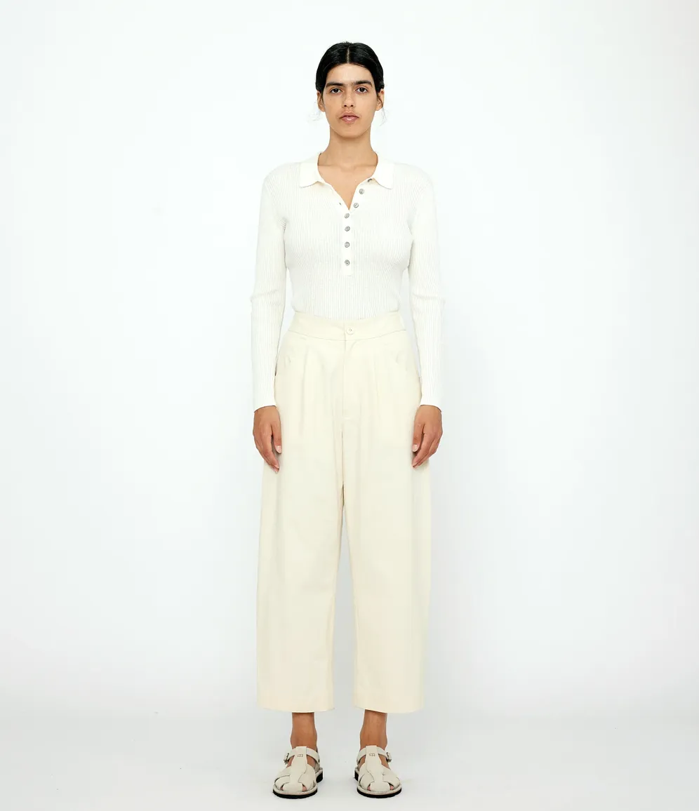 curve legged trouser