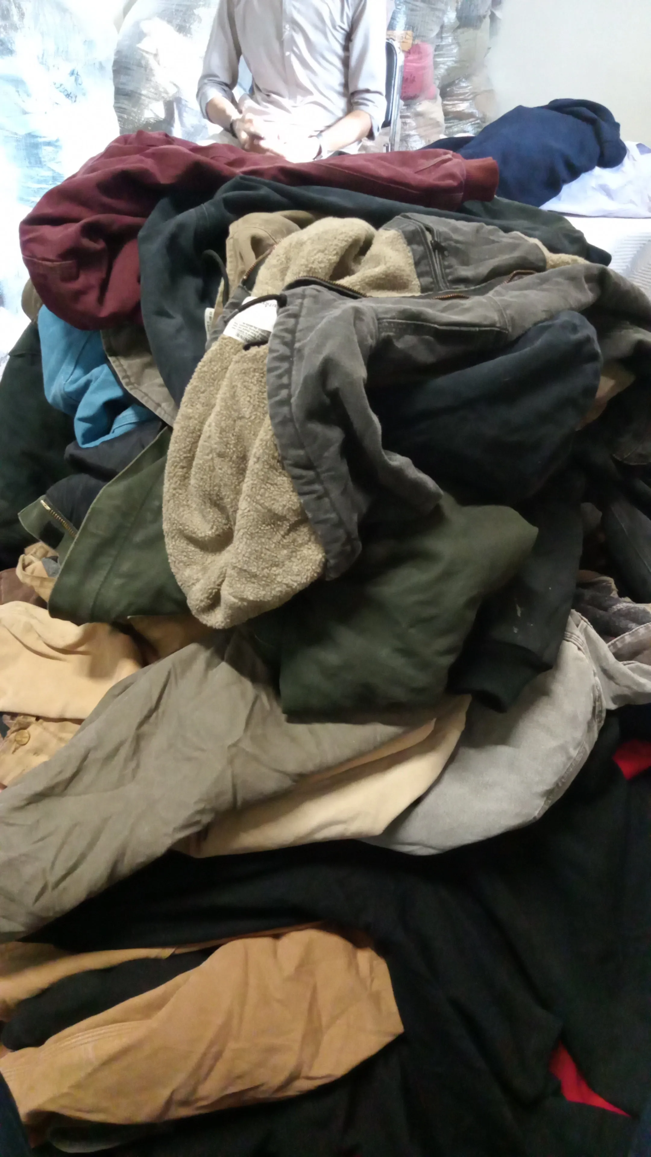 Custom handpick CARHARTT JACKET A-B-C GRADE - 46 PCS
