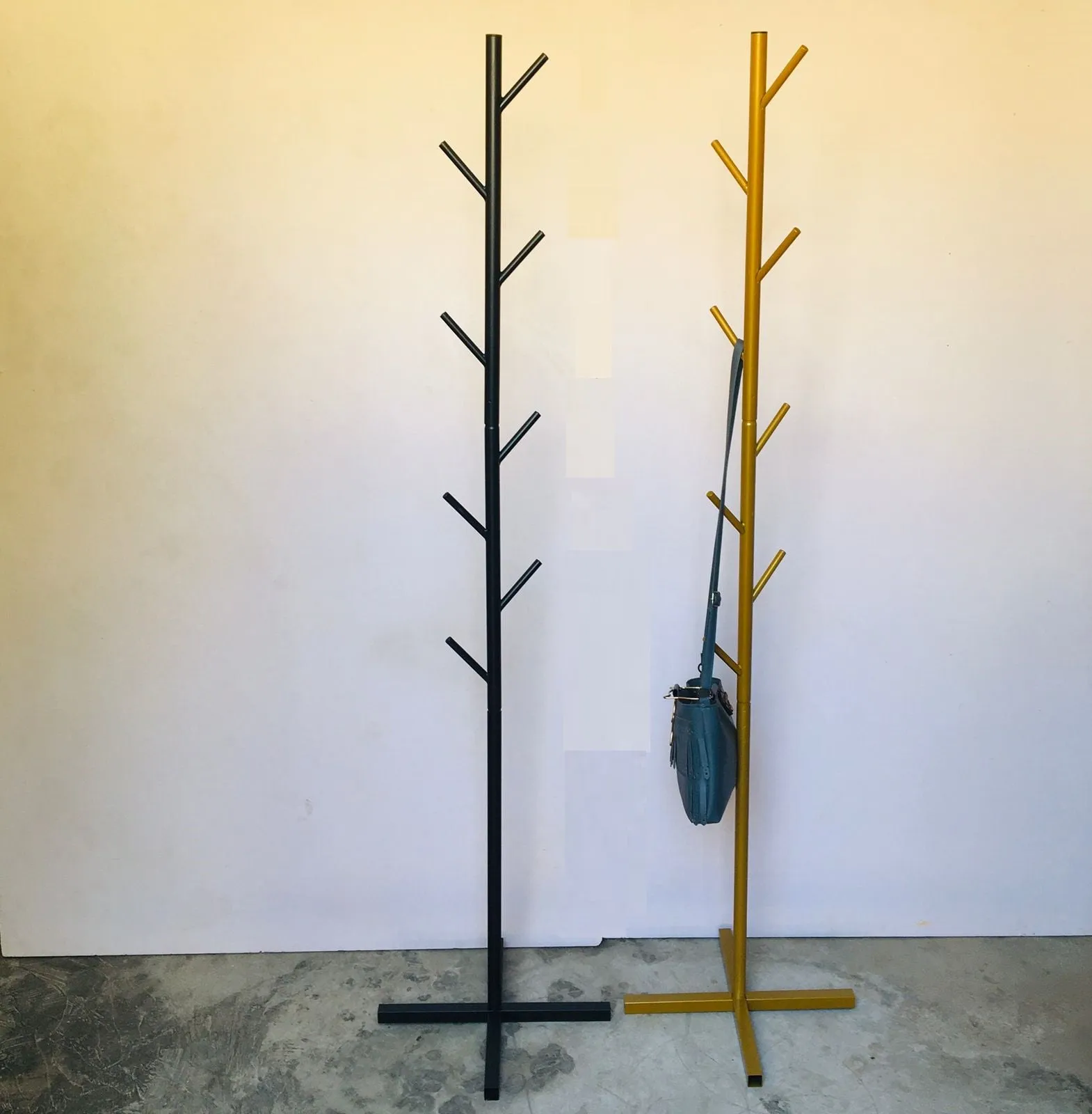 X - Style Tree Shaped Coat Stand Floor Standing Metal Rack With 8 Hangers With Metal Base